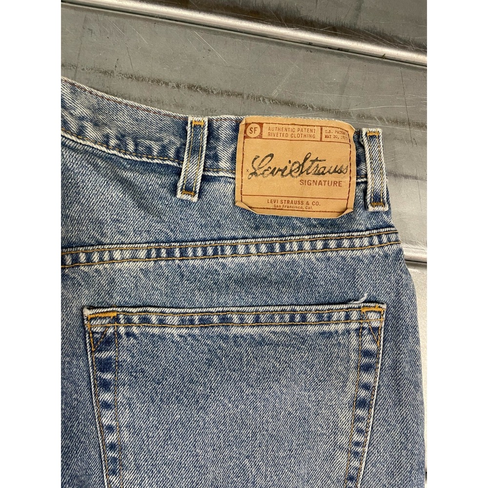 Signature Levis Mens 36X30 Blue Medium Wash Denim Regular Straight 100% Cotton - Picture 15 of 16